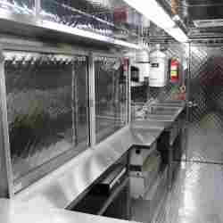 Silver Star Metal Fabricating Inc. – Food Trucks – Our Customers – Lucky Luciano's (formerly Rotstein Fresswagen)