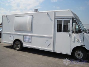 Silver Star Metal Fabricating Inc. – Food Trucks – Our Customers – Me.n.u. Food Truck (formerly Stuft Gourmet Sausages)