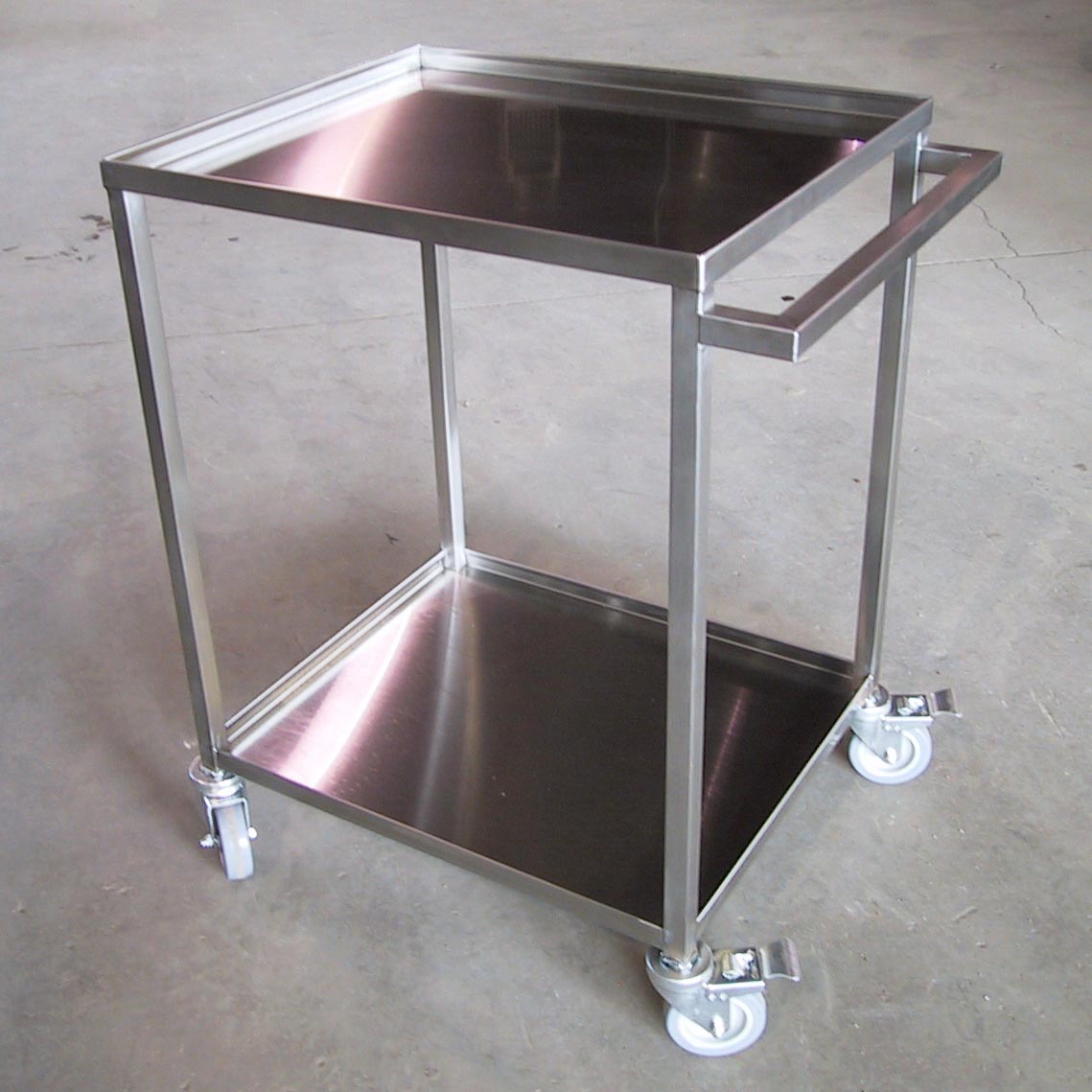 SilverStar Metal Fabricating Inc. - Food Service (Utility) Carts